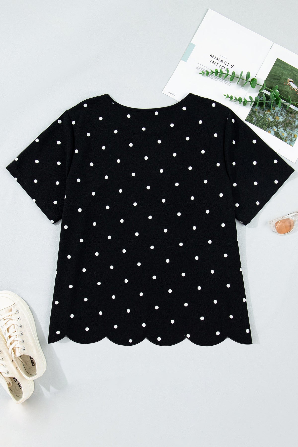 Plus Size Polka Dot Scallop Hem T-Shirt
