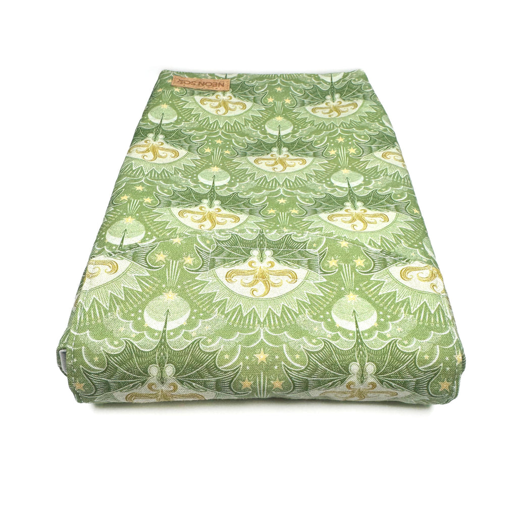Book Sleeve | green dragons